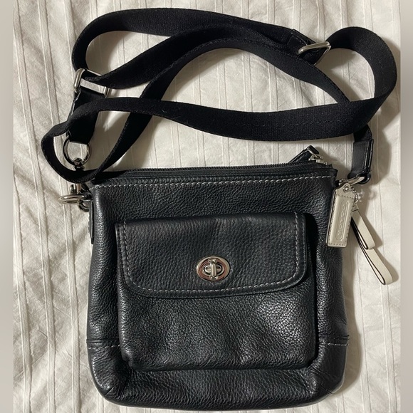 Coach 49170 Park Pebbled Leather Swingpack Crossbody Shoulder Bag Black - Picture 1 of 4